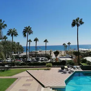 https://carihuela-beach.es-andalucia.com